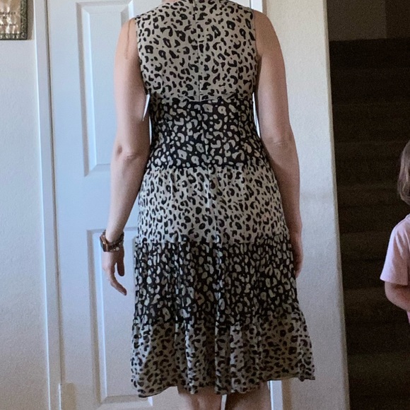 Silk animal print, sleeveless dress - Picture 10 of 11